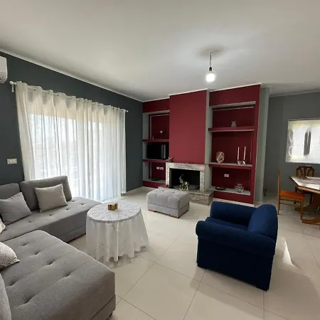 Comfy Hill Apartment *