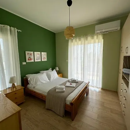 Comfy Hill Apartment